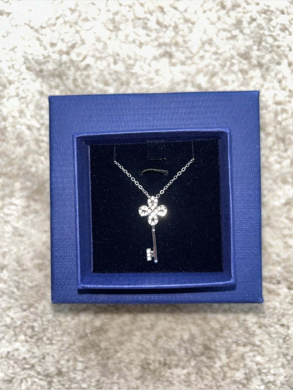 Swarovski New Lady Key Pendant Necklace Rhodium Plated Flower Clover Boxed